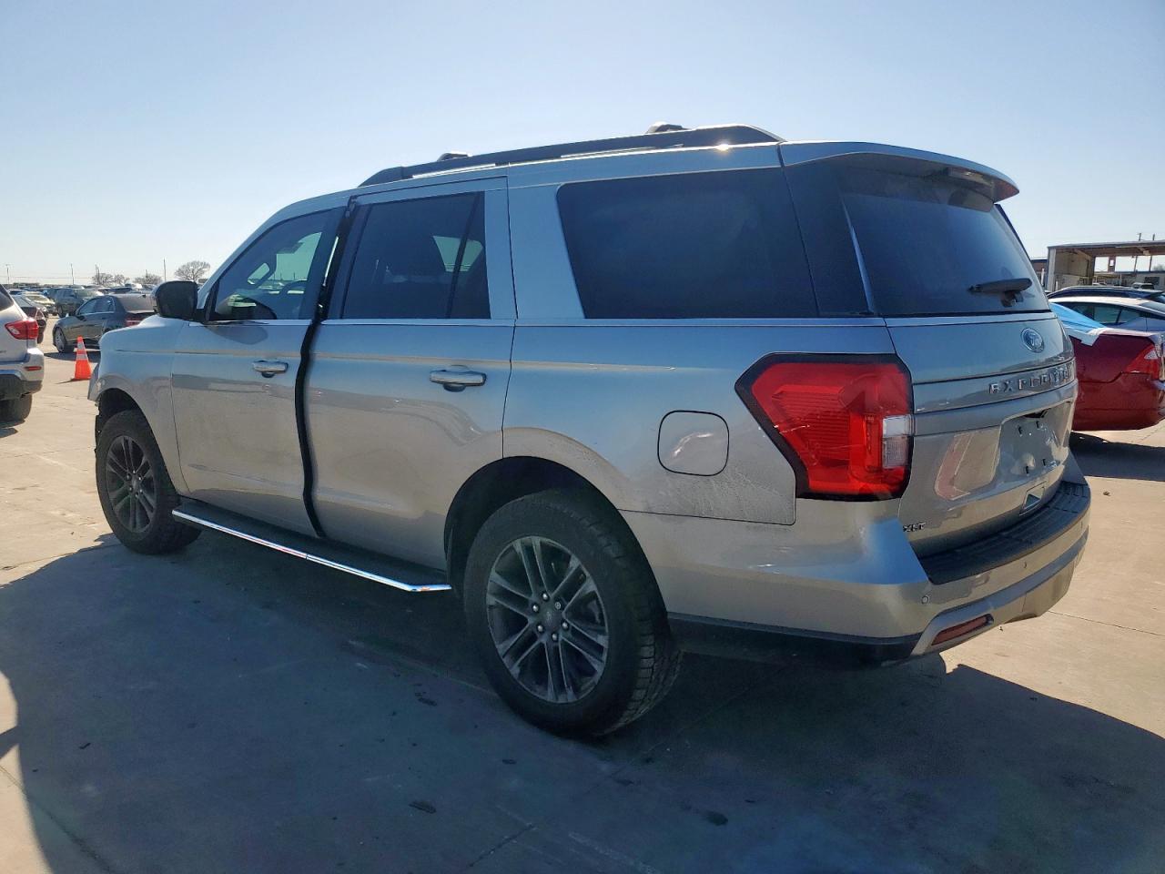 2023 Ford Expedition VIN 1FMJU1H80PEA52200 Copart auction photo, front end damage thumbnail 2