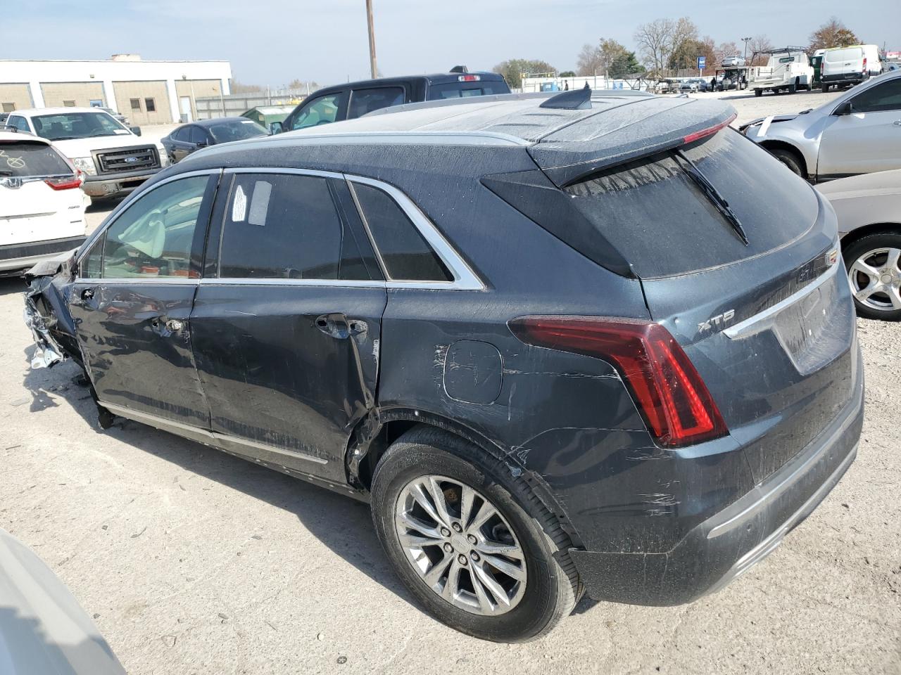 2020 Cadillac XT5 VIN 1GYKNCRS9LZ127078 Copart auction photo, front end / side damage thumbnail 2