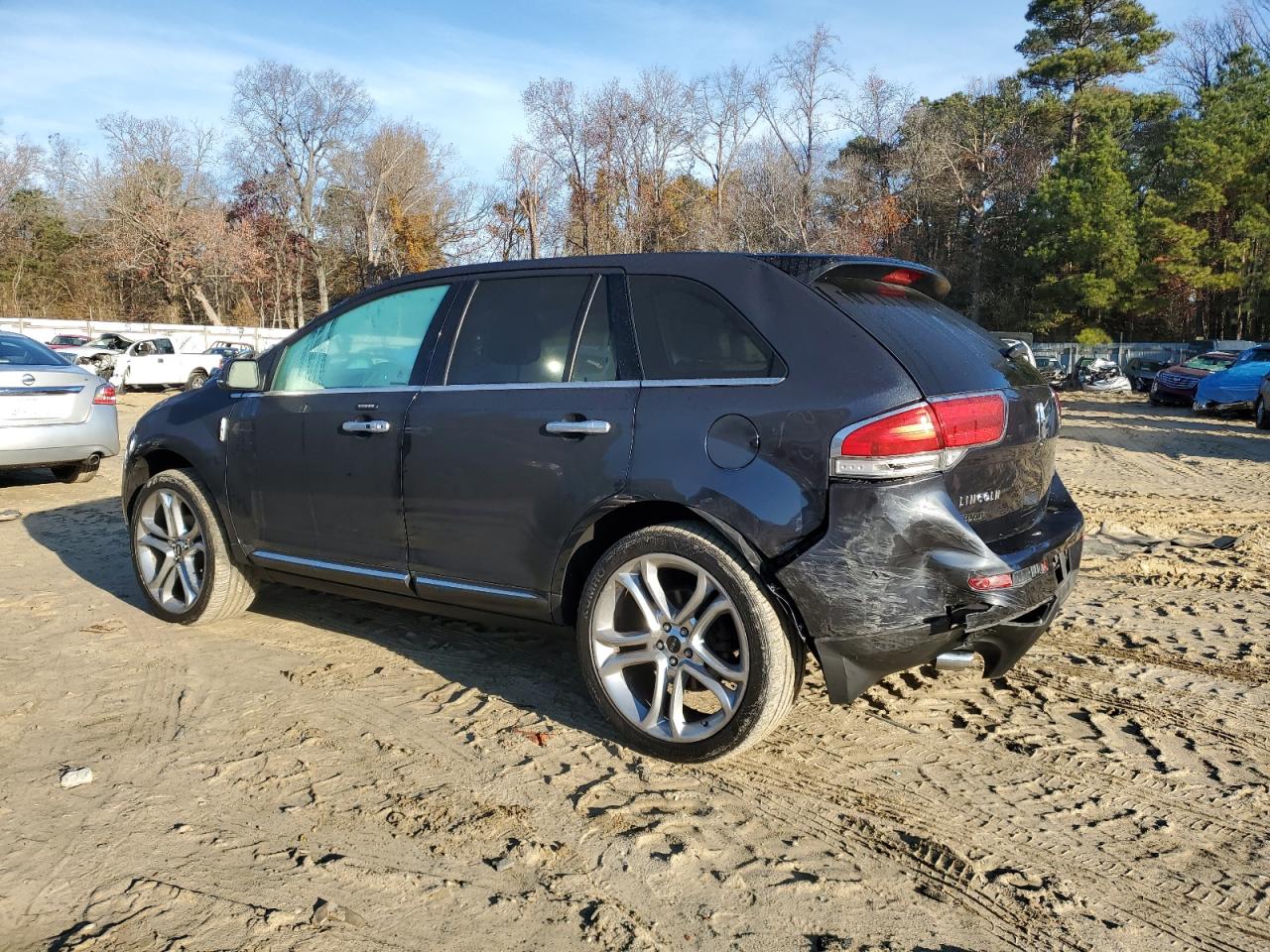 2013 Lincoln MKX VIN 2LMDJ6JK1DBL24421 Copart auction photo, rear end / minor dent/scratches damage thumbnail 2