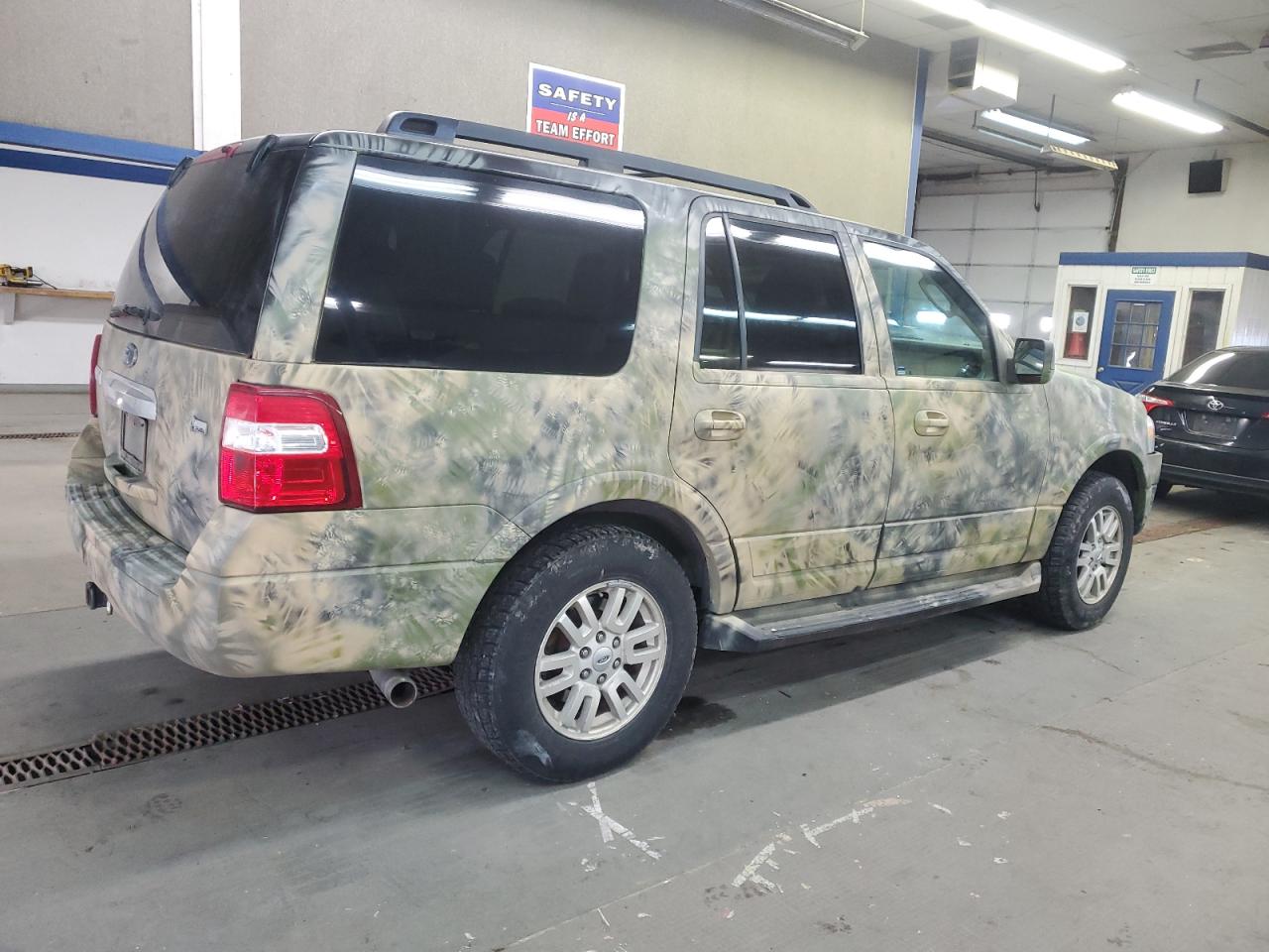2010 Ford Expedition VIN 1FMJU1J52AEA93810 Copart auction photo, front end damage thumbnail 3