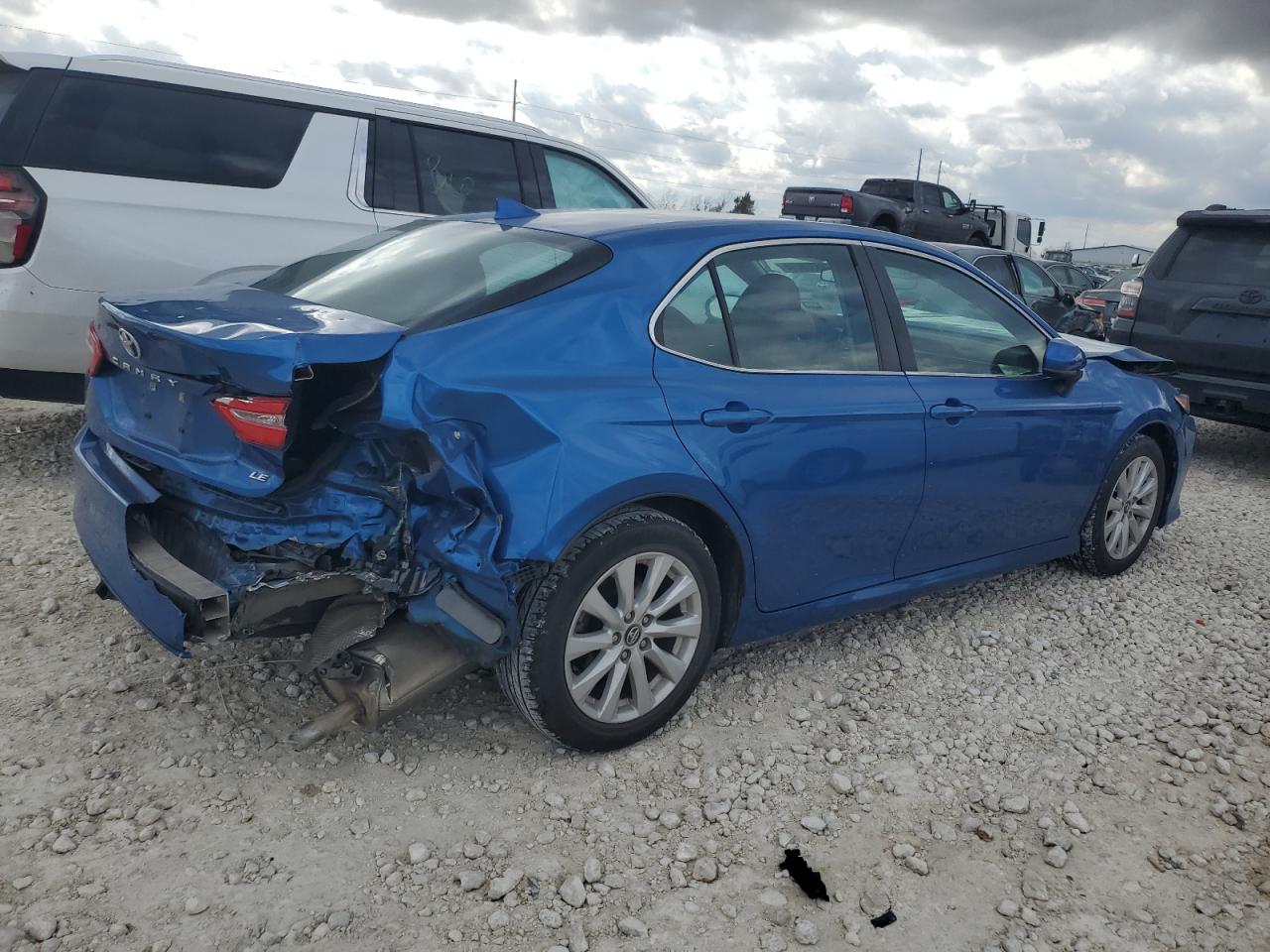 2020 Toyota Camry VIN 4T1C11AK3LU303508 Copart auction photo, all over / hail damage thumbnail 3
