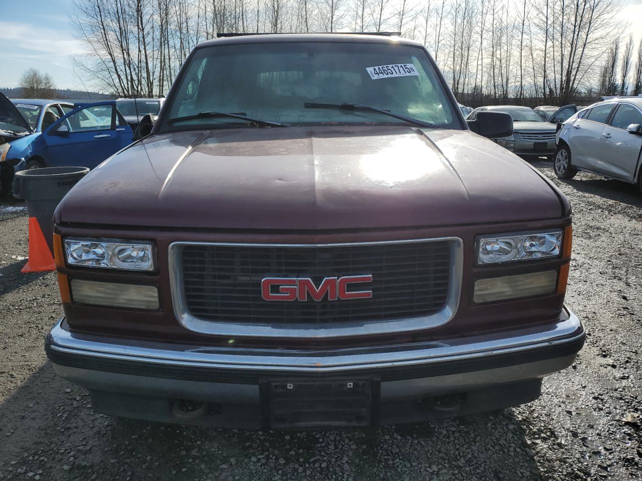 1998 GMC Yukon VIN 1GKEK13R4WJ719517 Copart auction photo, minor dent/scratches damage thumbnail 5