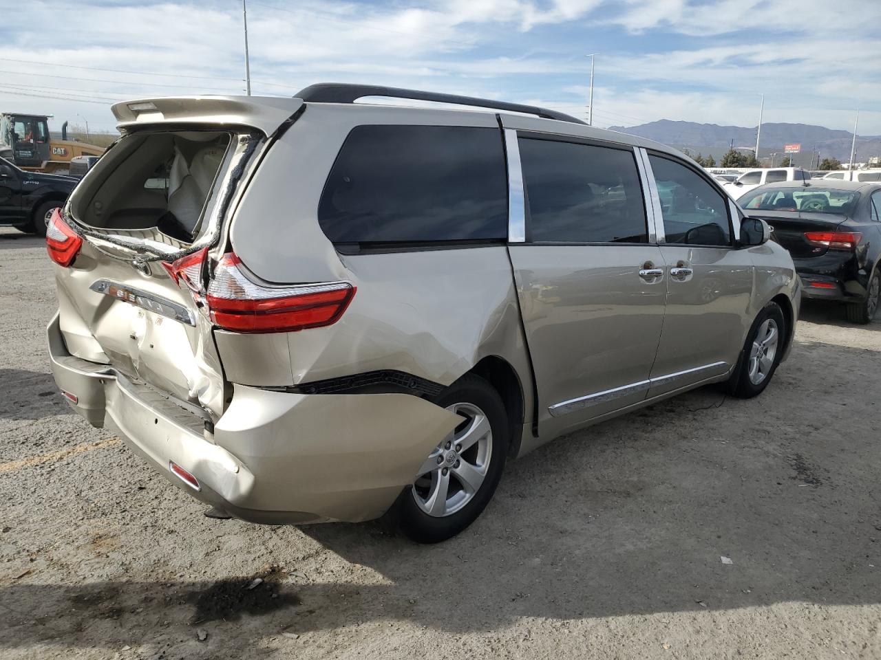 2015 Toyota Sienna VIN 5TDKK3DC3FS596591 Copart auction photo, rear end / front end damage thumbnail 3