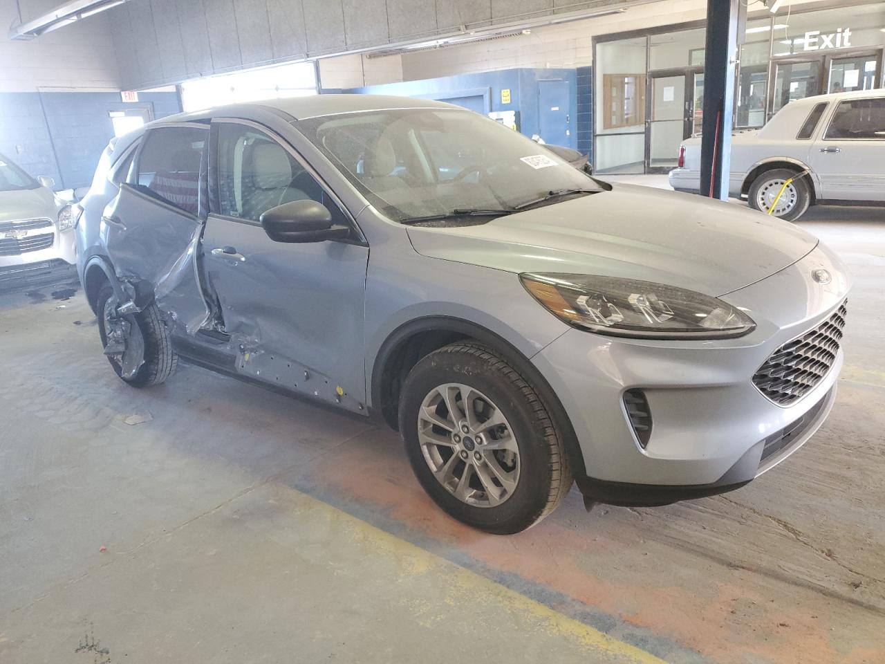 2022 Ford Escape VIN 1FMCU9G63NUA39774 Copart auction photo, side / minor dent/scratches damage thumbnail 4