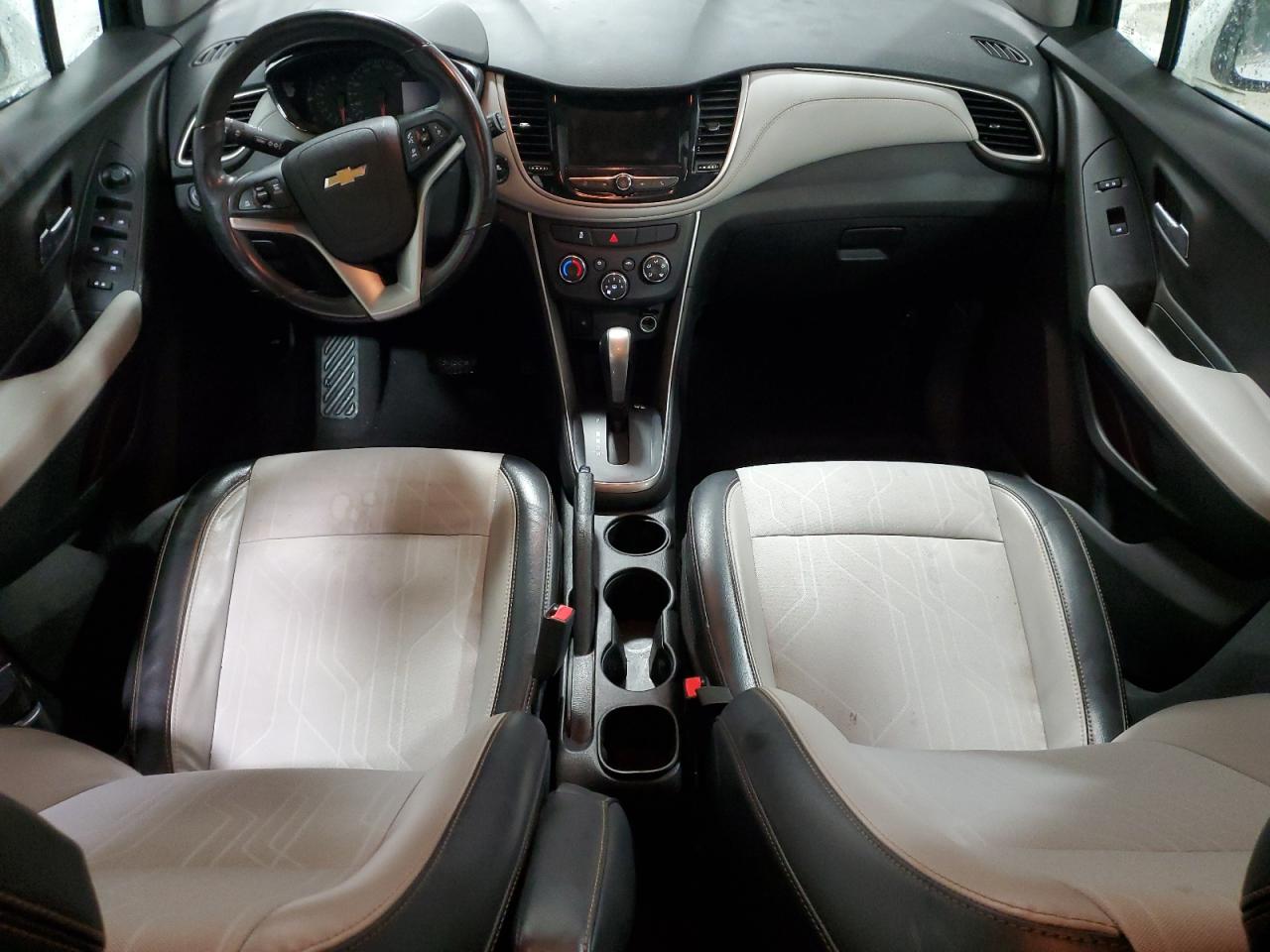 2018 Chevrolet Trax VIN 3GNCJLSB5JL330853 Copart auction photo, normal wear damage thumbnail 8