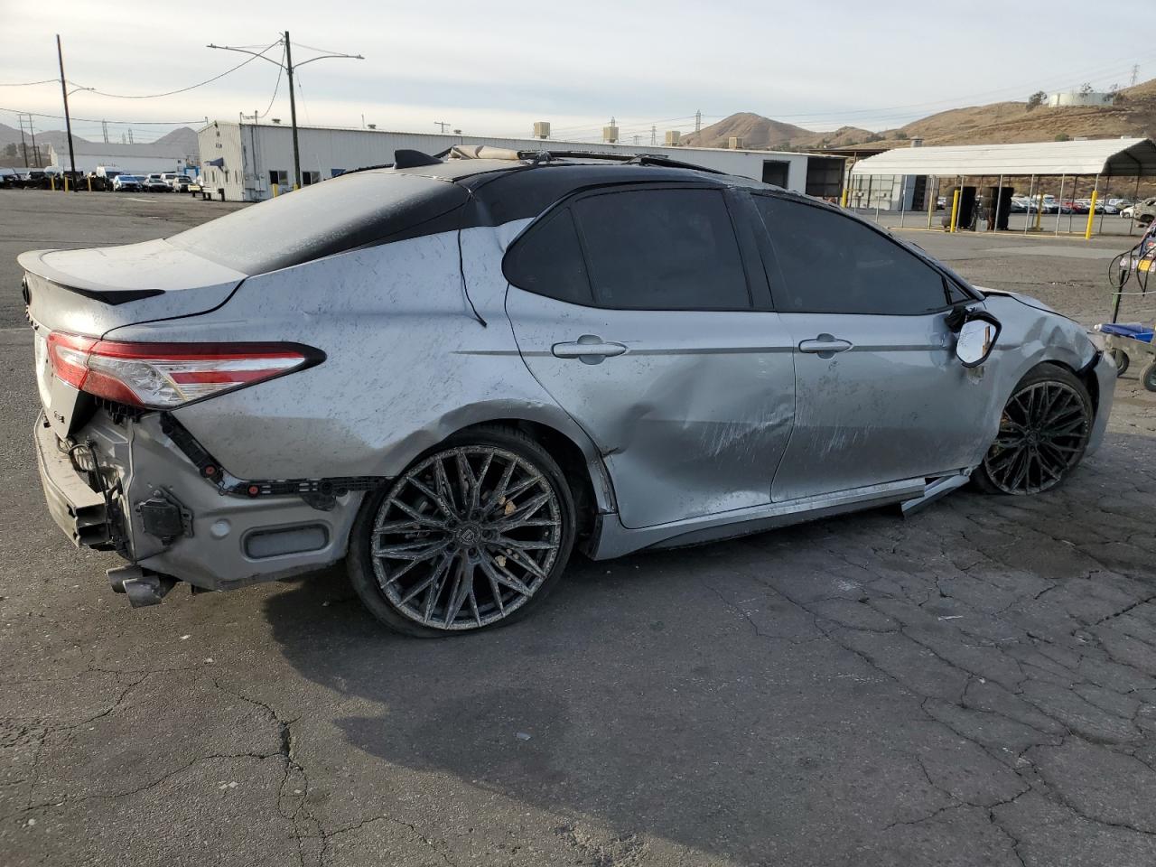 2020 Toyota Camry VIN 4T1K61AK0LU305469 Copart auction photo, rollover damage thumbnail 3