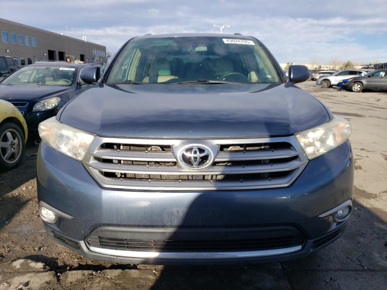 2013 Toyota Highlander VIN 5TDBK3EH5DS186723 Copart auction photo, rear end / side damage thumbnail 5
