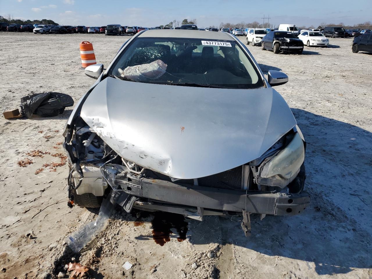 2015 Toyota Corolla VIN 2T1BURHE9FC400509 Copart auction photo, front end / side damage thumbnail 5