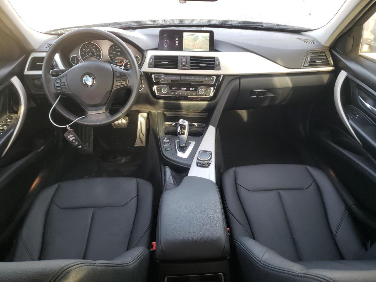 2017 BMW 3er VIN WBA8E1G58HNU12612 Copart auction photo, front end damage thumbnail 8
