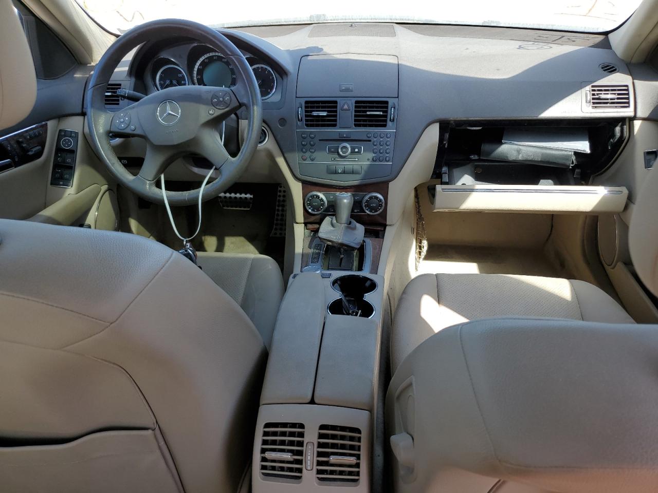 2011 Mercedes-Benz C-klasse VIN WDDGF5EB9BR140203 Copart auction photo, water/flood damage thumbnail 8