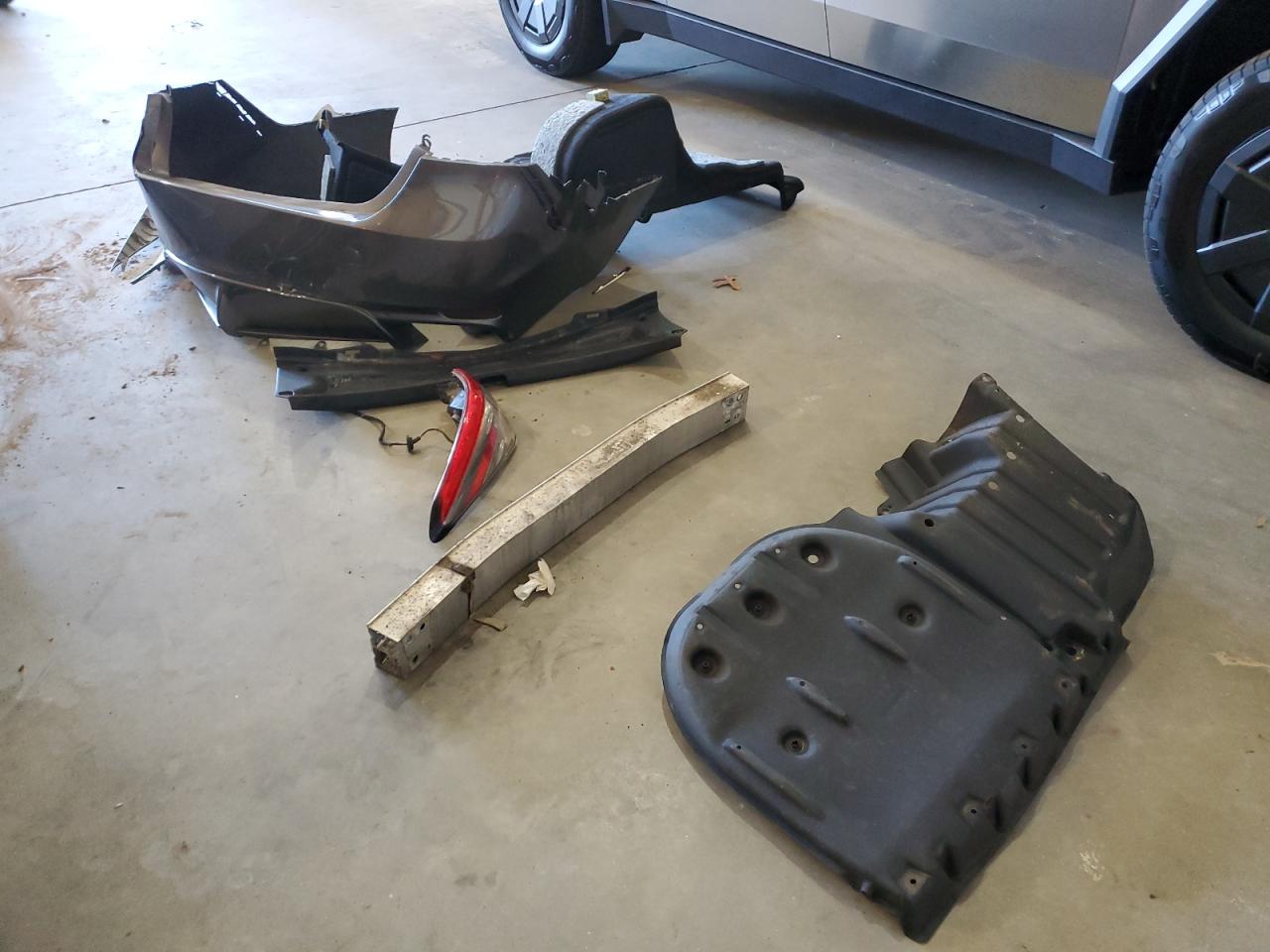 2019 Toyota Camry VIN 4T1B11HK1KU166780 Copart auction photo, rear end damage thumbnail 14