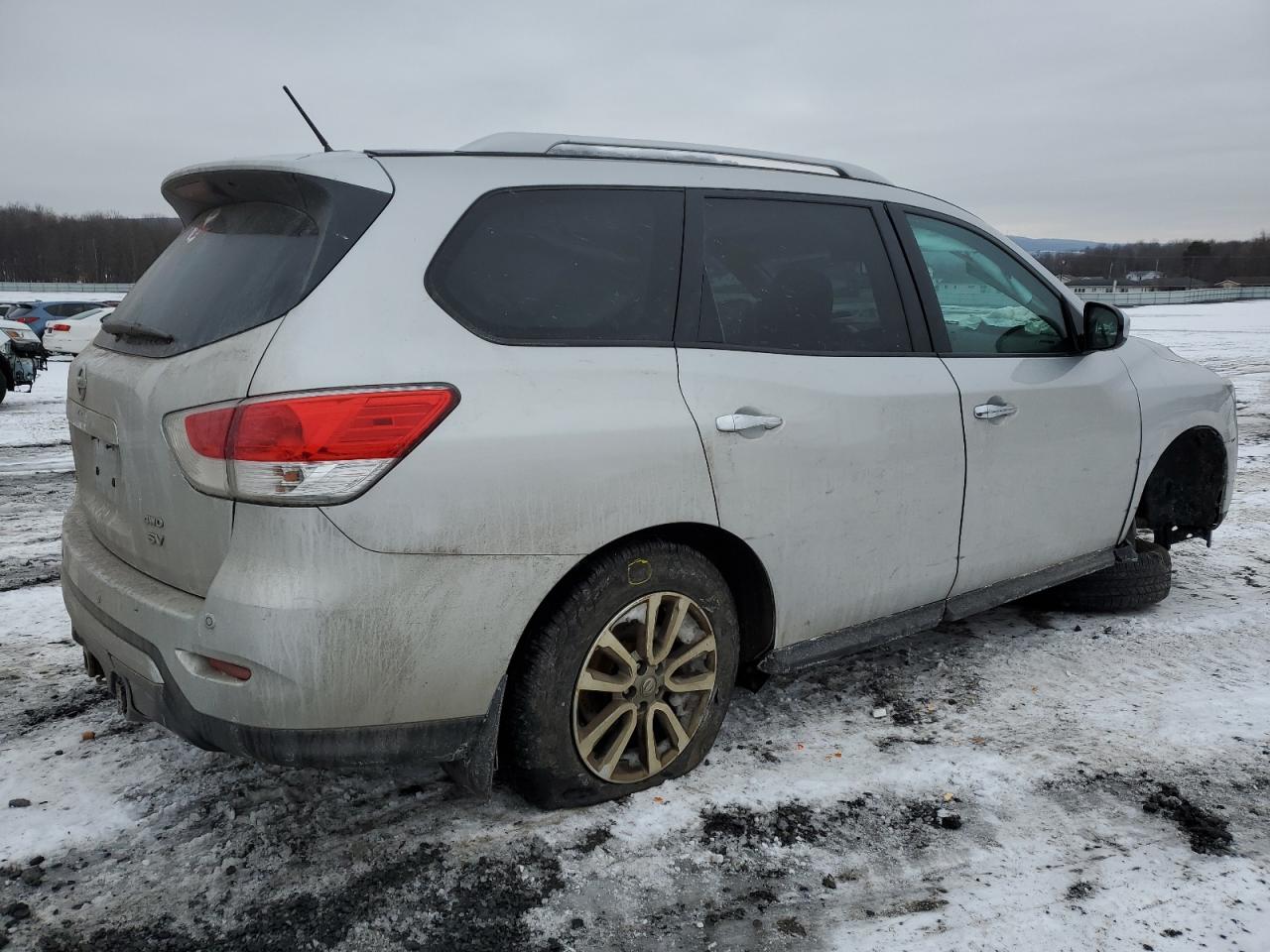 2015 Nissan Pathfinder VIN 5N1AR2MM4FC717555 Copart auction photo, front end / rear end damage thumbnail 3