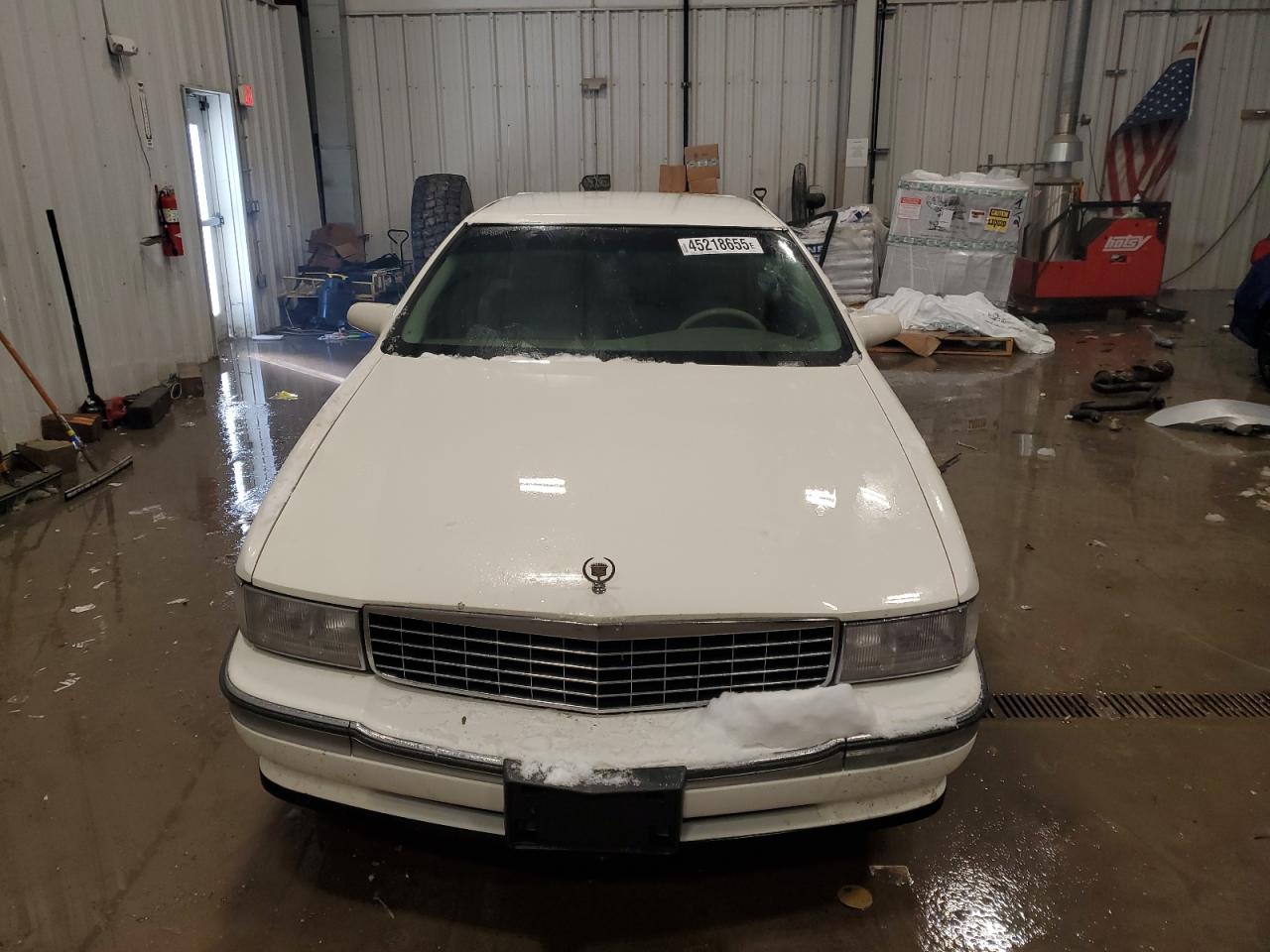 1994 Cadillac De Ville VIN 1G6KD52B5RU239576 Copart auction photo, side damage thumbnail 5