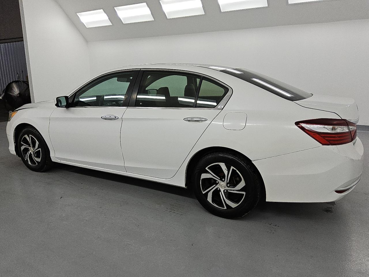 2016 Honda Accord VIN 1HGCR2F43GA064287 Copart auction photo, side / front end damage thumbnail 2