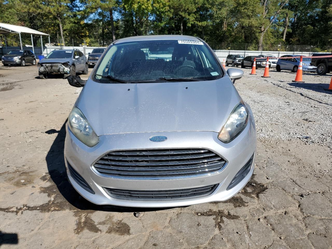 2015 Ford Fiesta VIN 3FADP4TJ9FM138687 Copart auction photo, side / front end damage thumbnail 5