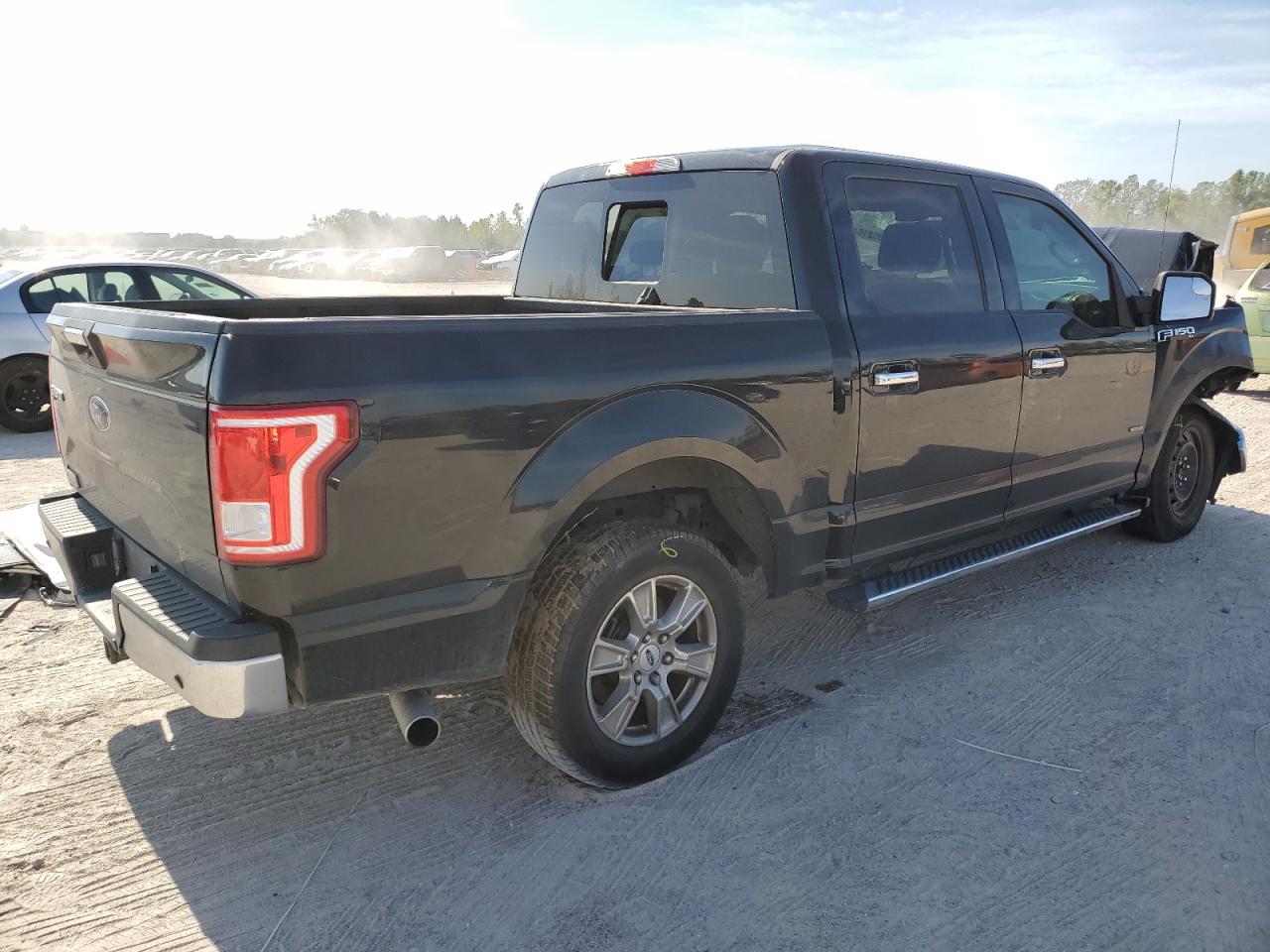 2017 Ford F-150 VIN 1FTEW1CG0HKC90002 Copart auction photo, front end damage thumbnail 3