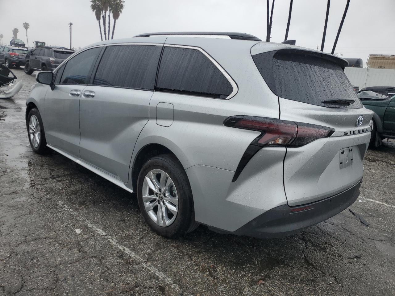 2024 Toyota Sienna VIN 5TDJRKECXRS192806 Copart auction photo, front end damage thumbnail 2
