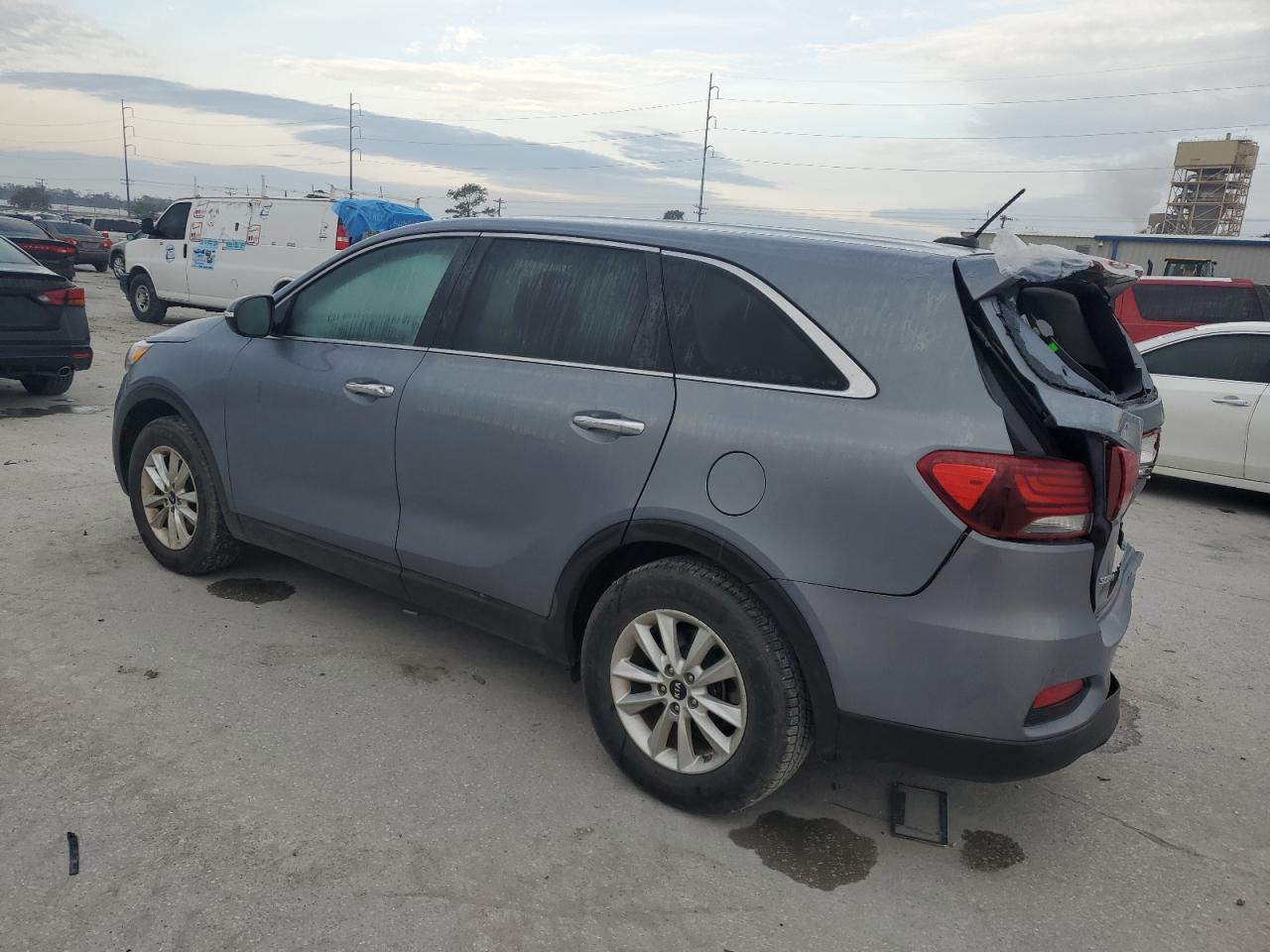 2020 KIA Sorento VIN 5XYPG4A30LG652674 Copart auction photo, rear end damage thumbnail 2