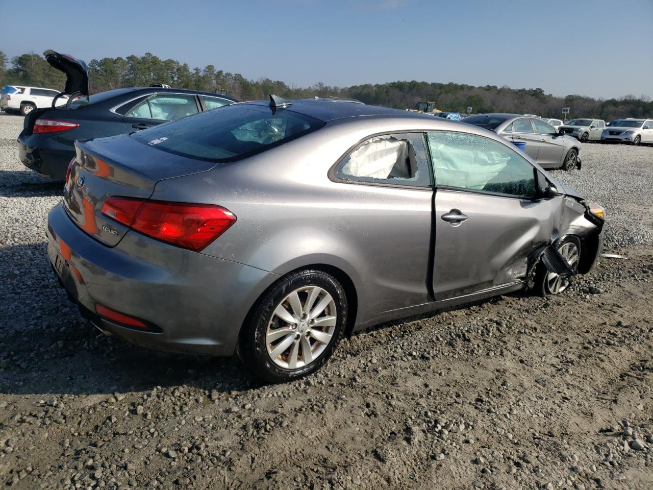 2015 KIA Forte VIN KNAFX6A84F5374052 Copart auction photo, front end / side damage thumbnail 3