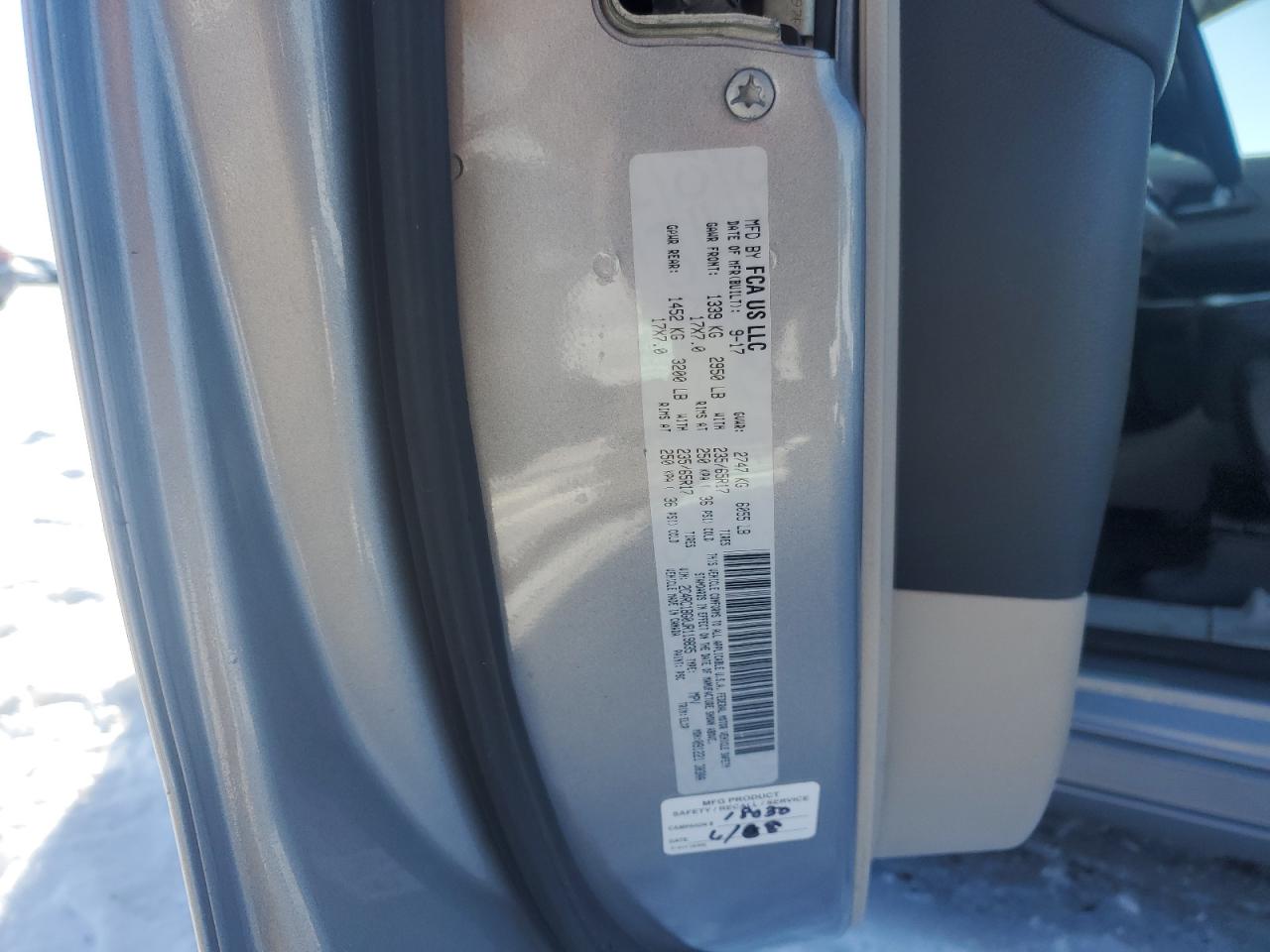 2018 Chrysler Pacifica VIN 2C4RC1BG0JR119835 Copart auction photo, rear end / minor dent/scratches damage thumbnail 16