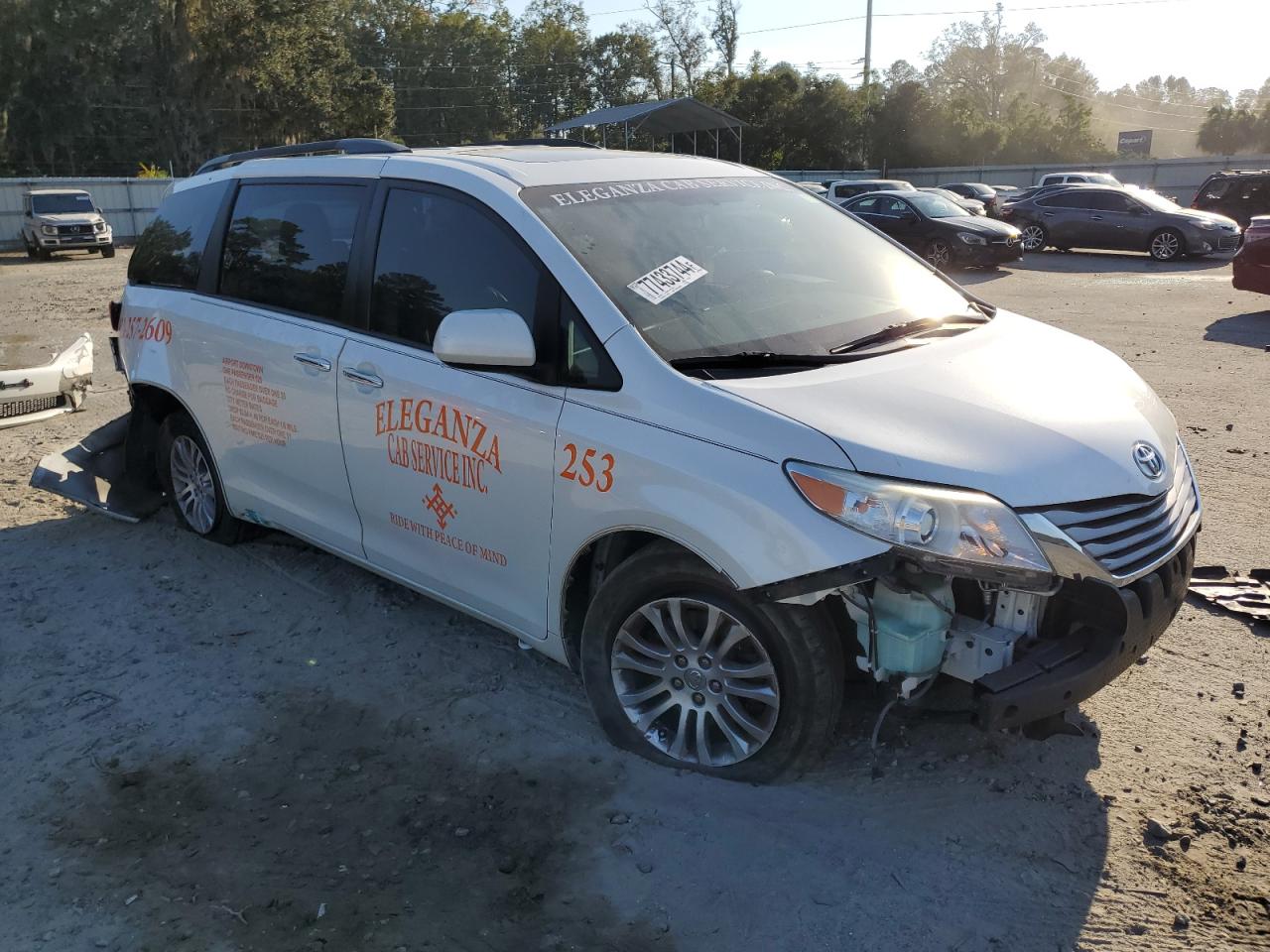 2016 Toyota Sienna VIN 5TDYK3DC7GS715593 Copart auction photo, rear end / side damage thumbnail 4