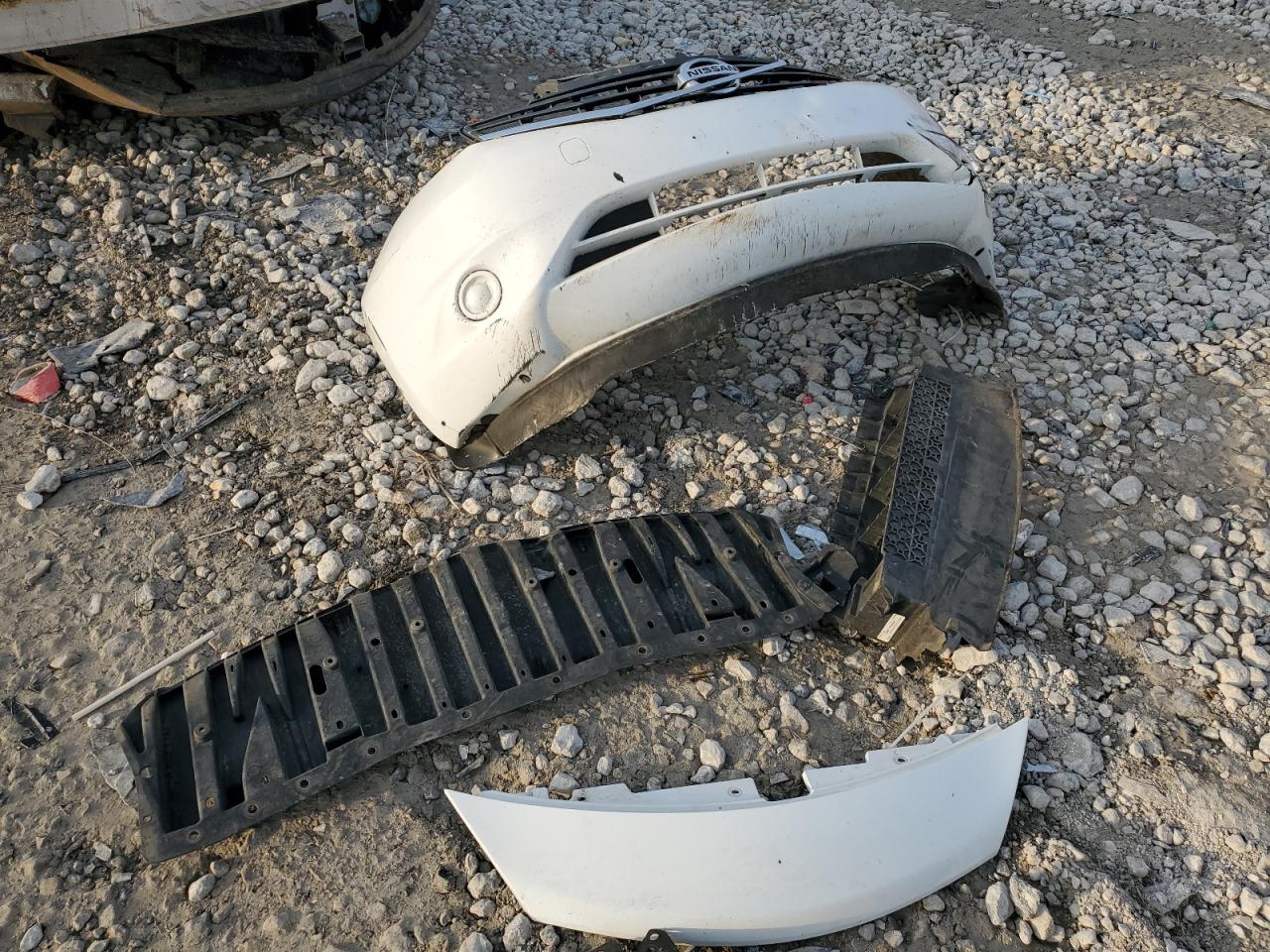 2015 Nissan Versa VIN 3N1CE2CP9FL410846 Copart auction photo, front end damage thumbnail 14