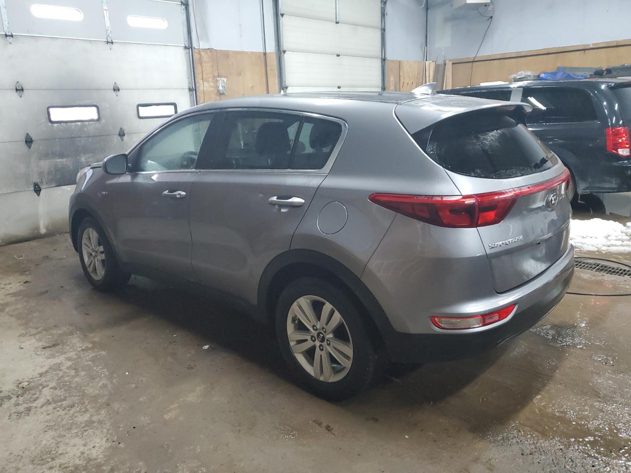 2018 KIA Sportage VIN KNDPMCAC0J7333708 Copart auction photo, undercarriage / minor dent/scratches damage thumbnail 2