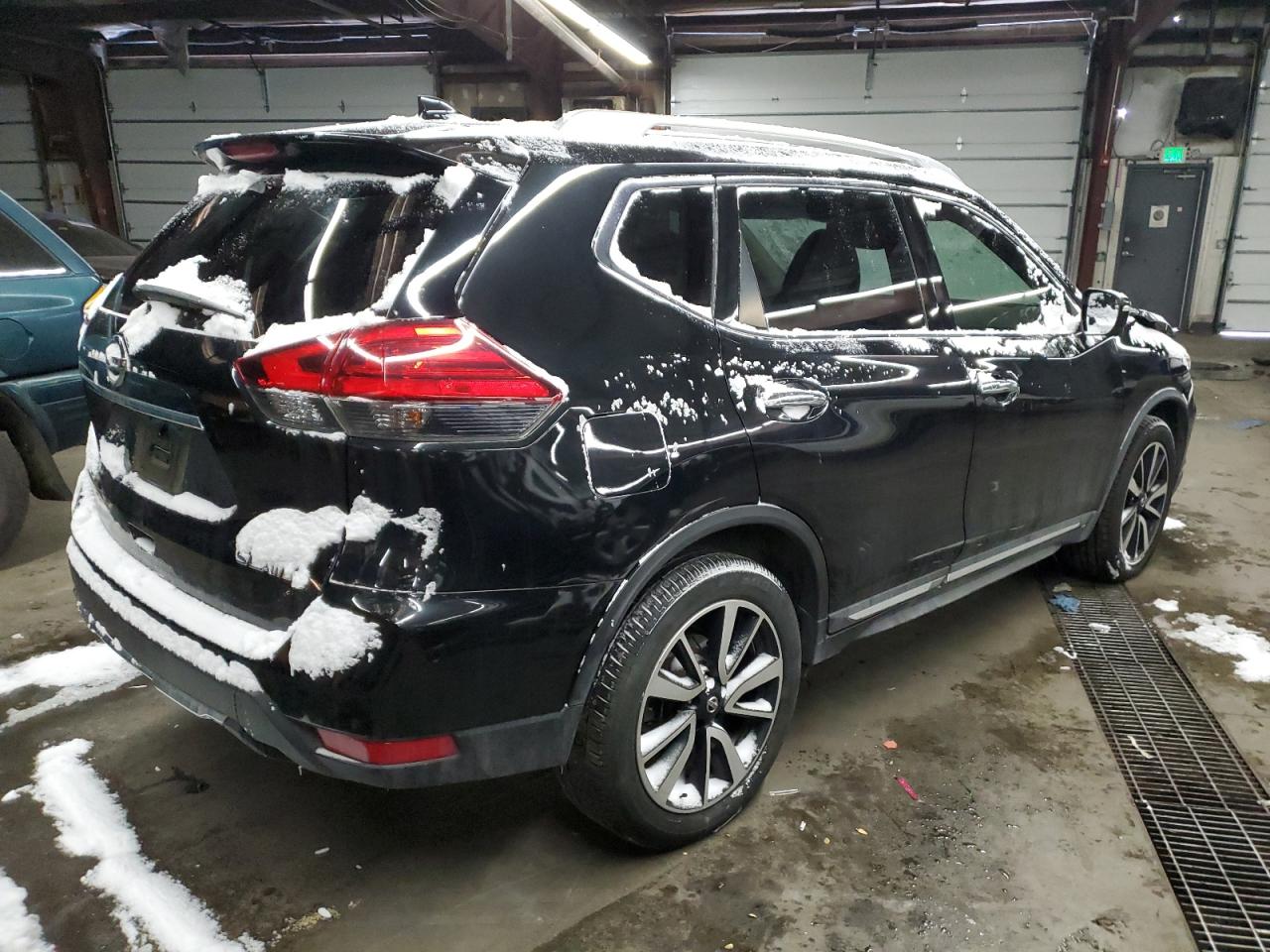 2017 Nissan Rogue VIN JN8AT2MV3HW019121 Copart auction photo, front end damage thumbnail 3