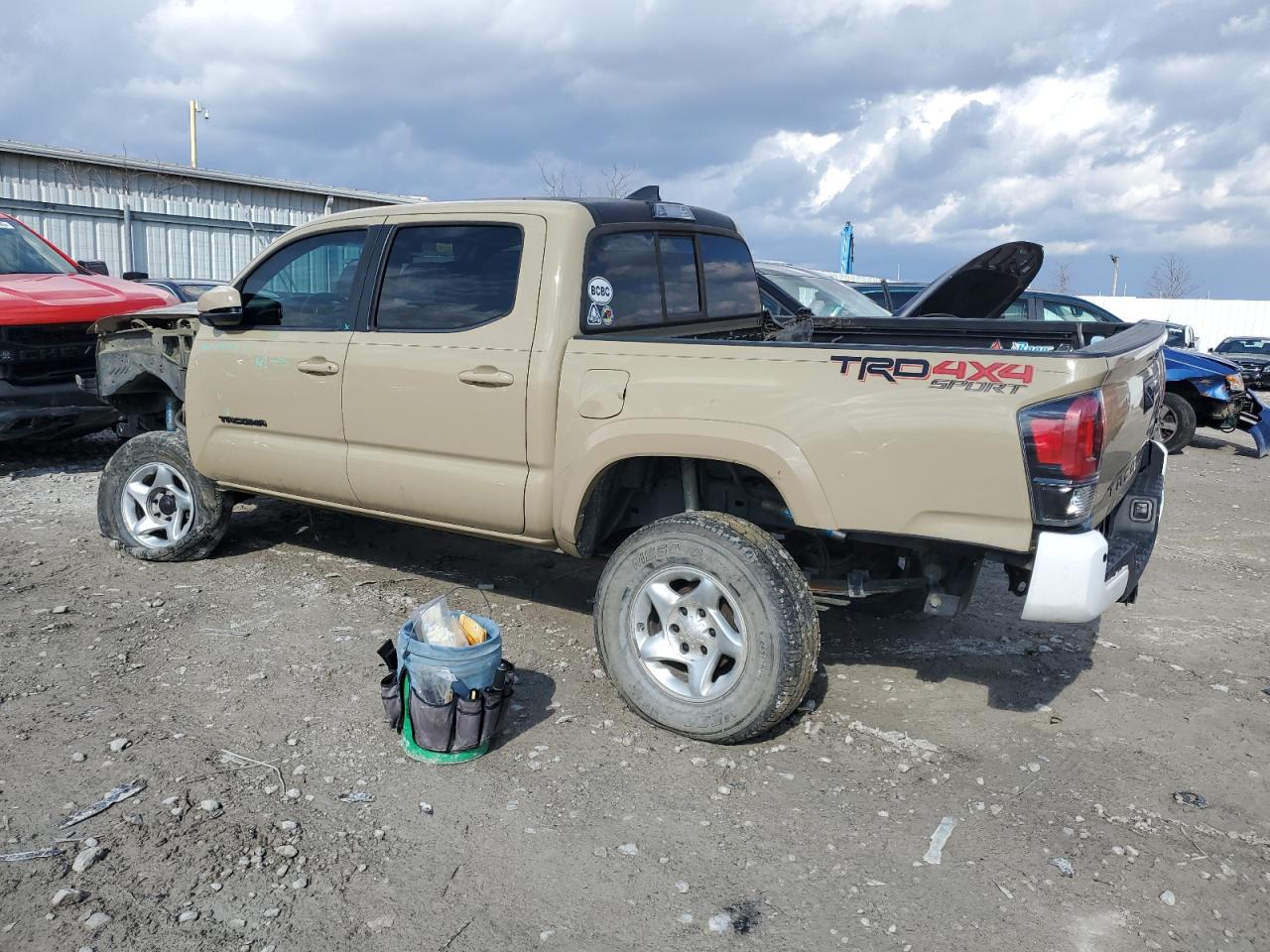2016 Toyota Tacoma VIN 5TFCZ5AN0GX006067 Copart auction photo, front end damage thumbnail 2
