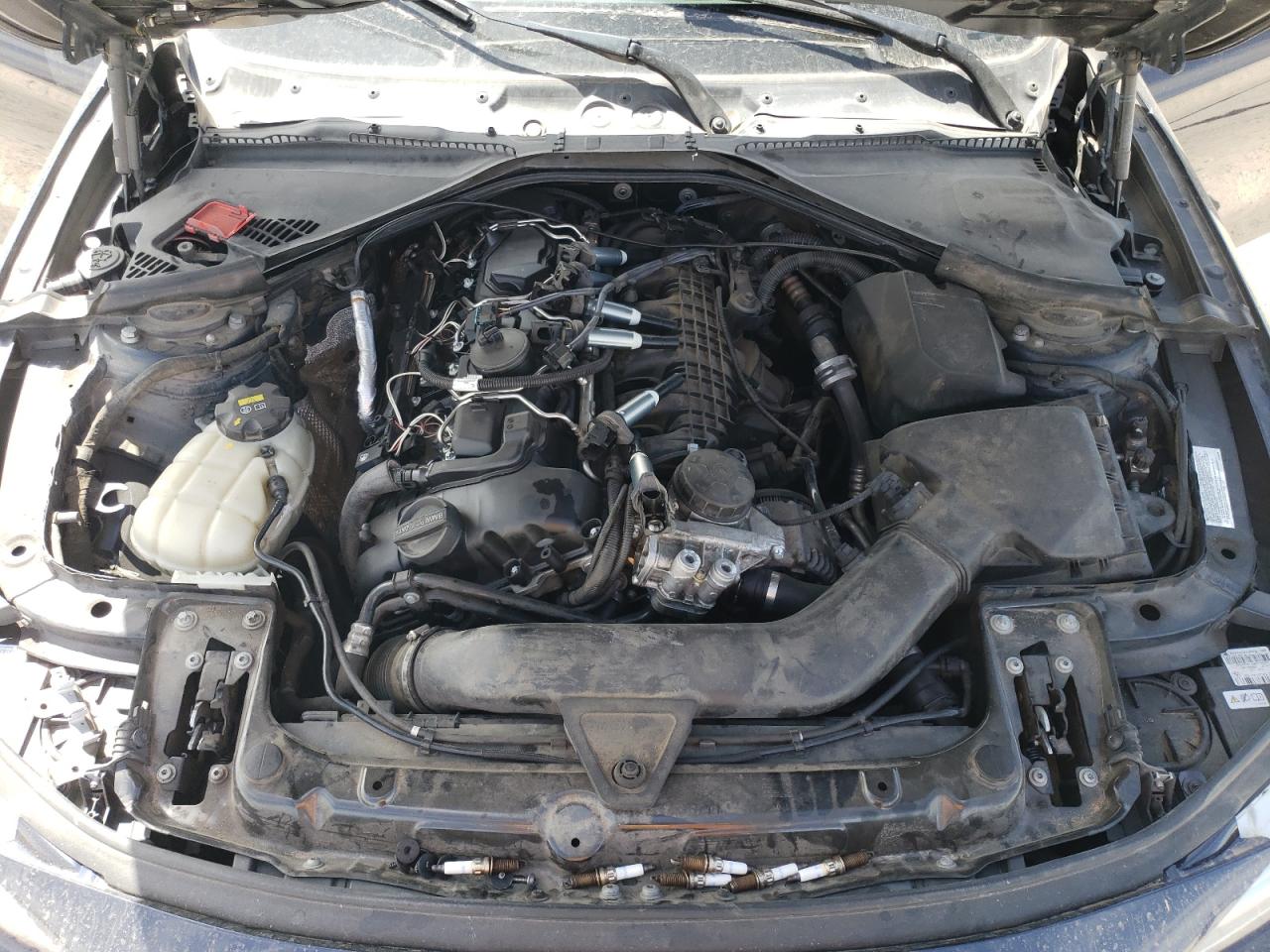 2015 BMW 4er VIN WBA4B1C52FD955115 Copart auction photo, undercarriage / mechanical damage thumbnail 13