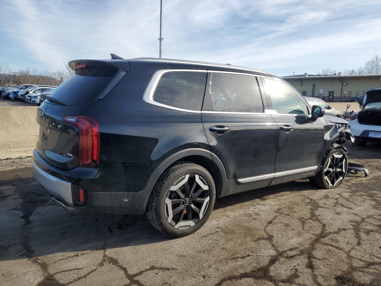 2023 KIA Telluride VIN 5XYP6DGC3PG371968 Copart auction photo, front end / minor dent/scratches damage thumbnail 3