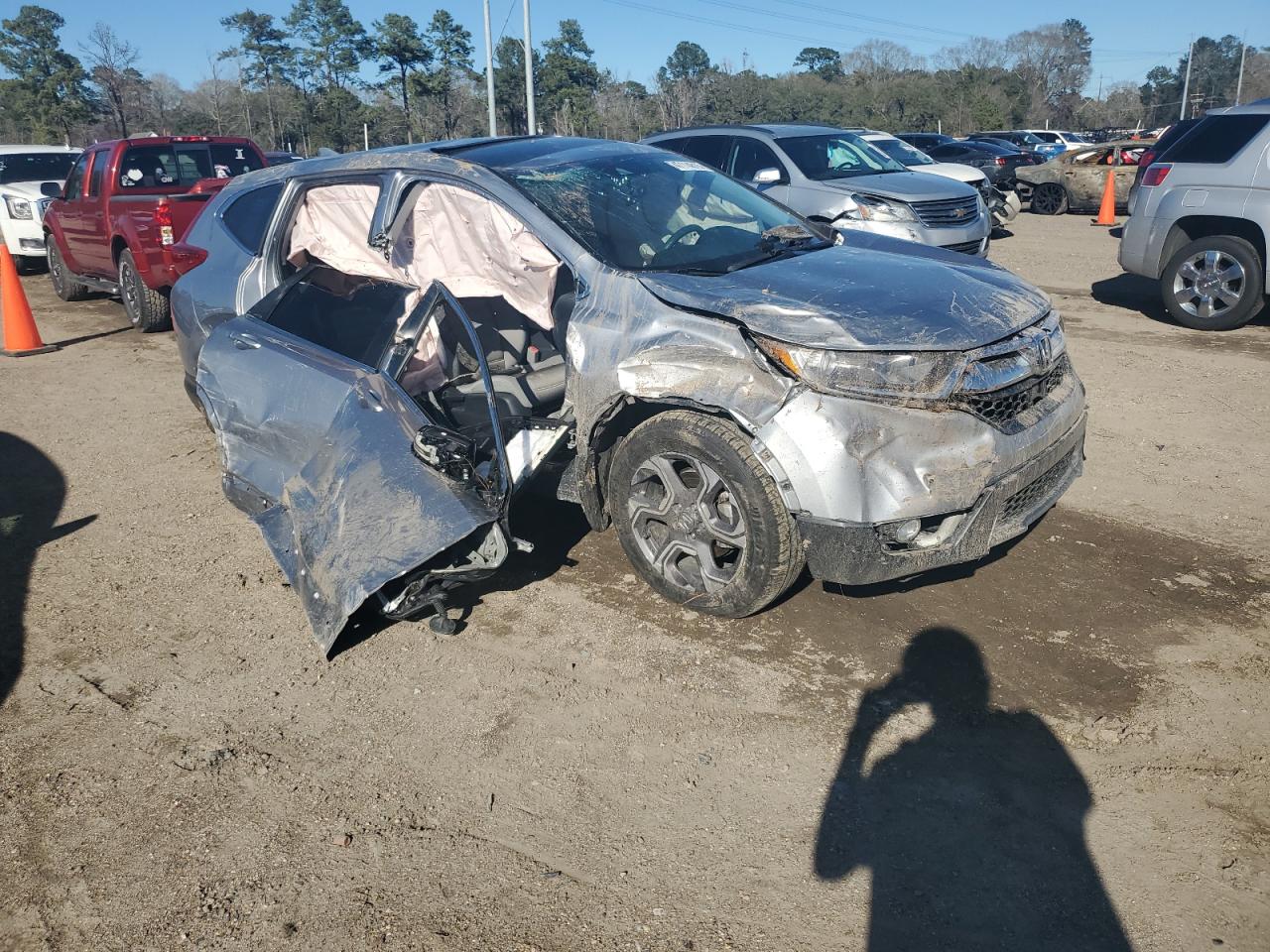 2018 Honda CR-V VIN 7FARW1H52JE013741 Copart auction photo, all over damage thumbnail 4