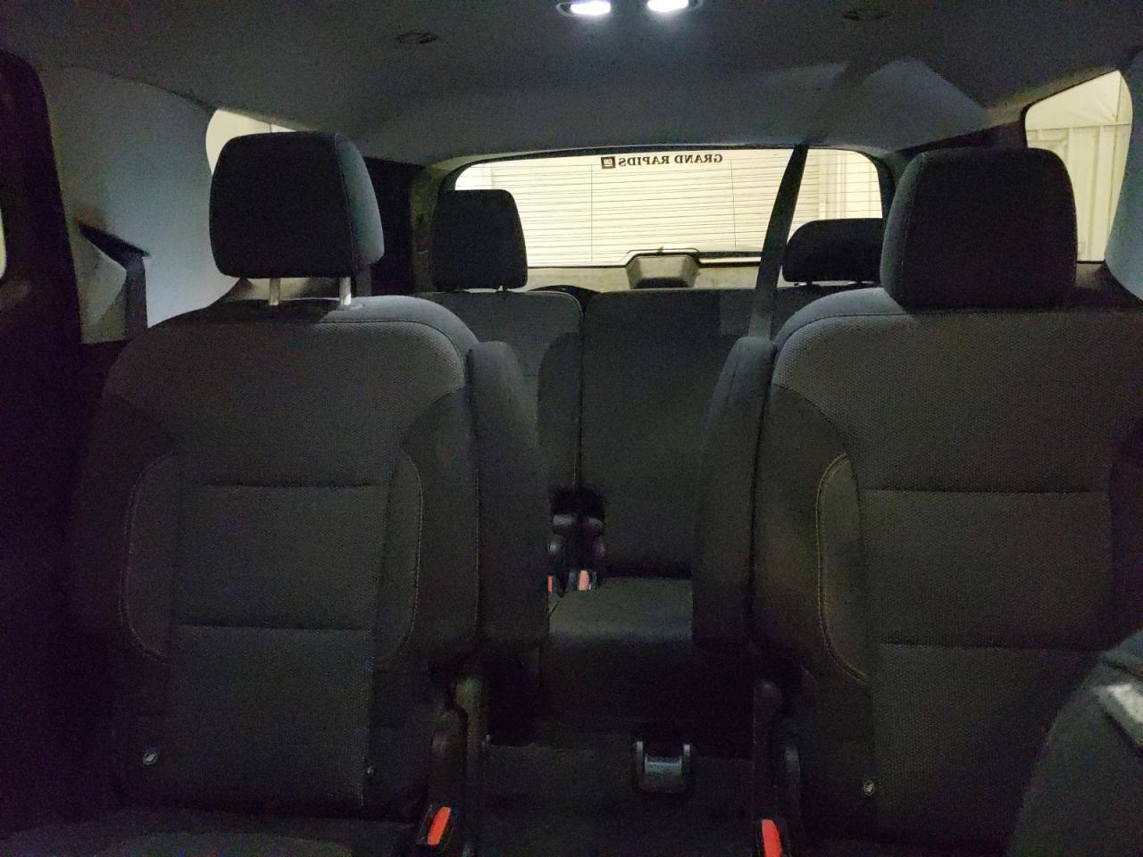 2019 Chevrolet Traverse VIN 1GNEVGKW3KJ281815 Copart auction photo, front end / side damage thumbnail 10