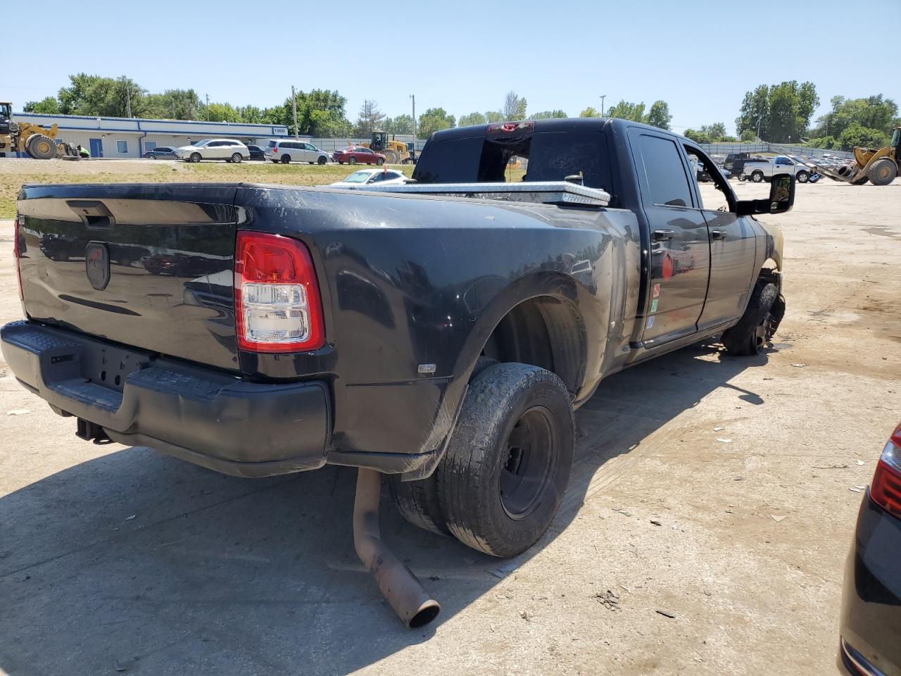 2020 RAM 3500 VIN 3C63RRGL4LG177116 Copart auction photo, burn damage thumbnail 3