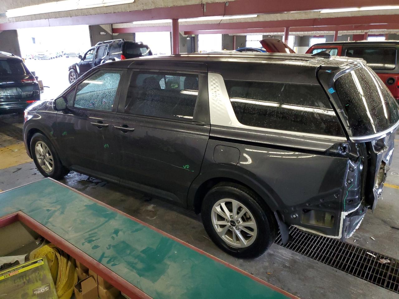 2023 KIA Carnival VIN KNDNB4H34P6275139 Copart auction photo, rear end damage thumbnail 2