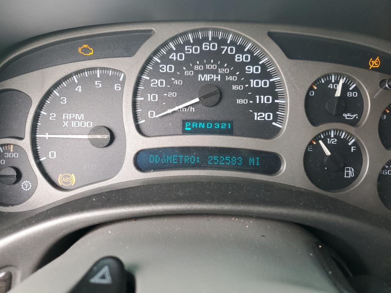 2004 GMC Yukon VIN 1GKFK66UX4J132740 Copart auction photo, all over damage thumbnail 9