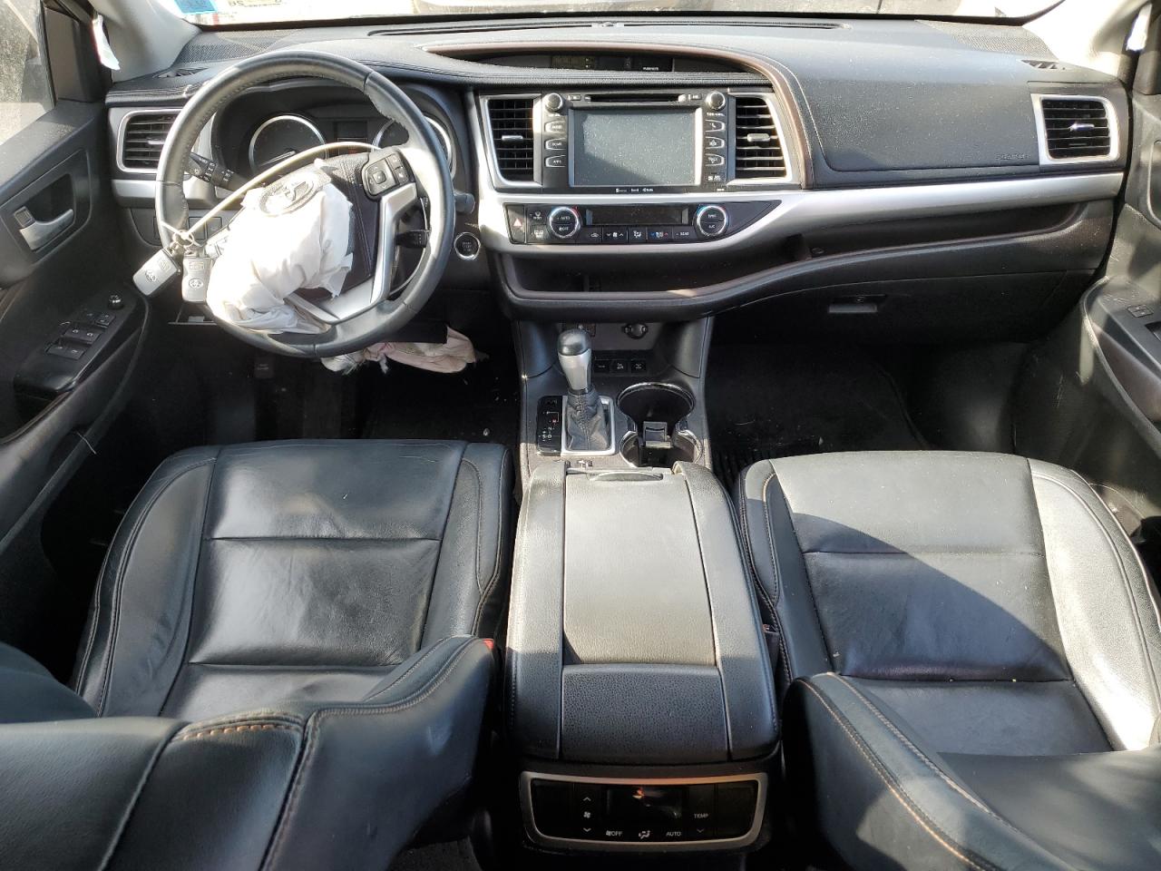 2016 Toyota Highlander VIN 5TDJKRFHXGS312110 Copart auction photo, front end damage thumbnail 8