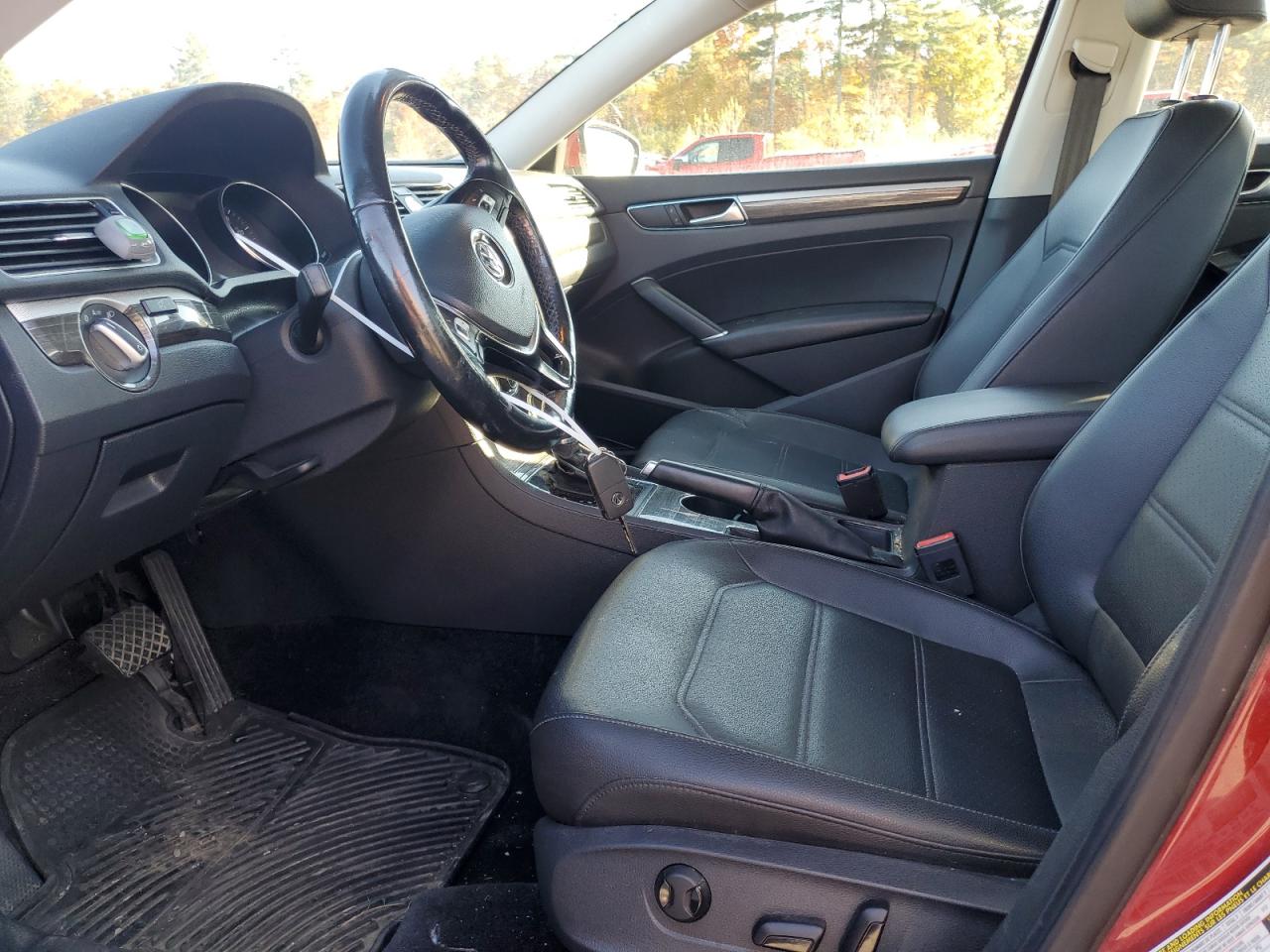 2016 Volkswagen Passat VIN 1VWBT7A39GC029939 Copart auction photo, front end damage thumbnail 7