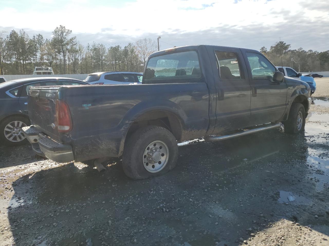 2003 Ford F250 VIN 1FTNW21L93ED58987 Copart auction photo, minor dent/scratches damage thumbnail 3