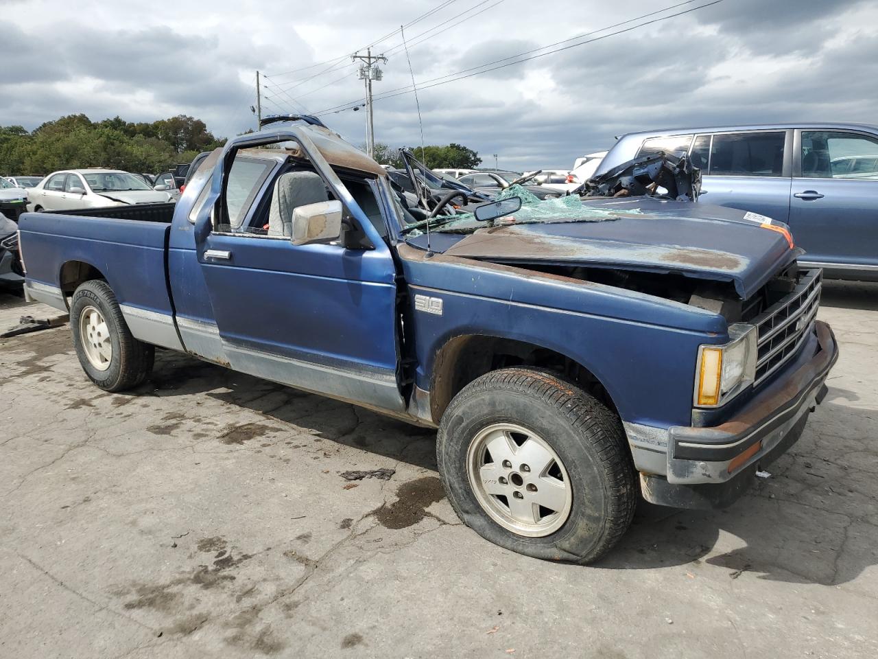 1987 Chevrolet S-10 Pickup VIN 1GCCT14R1H2235204 Copart auction photo, all over damage thumbnail 4