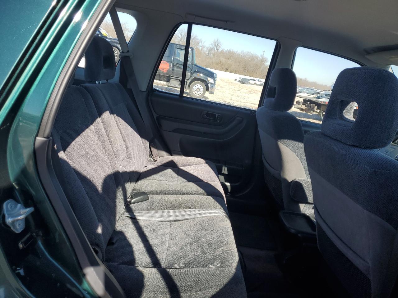 2000 Honda CR-V VIN JHLRD2843YC009593 Copart auction photo, minor dent/scratches damage thumbnail 11