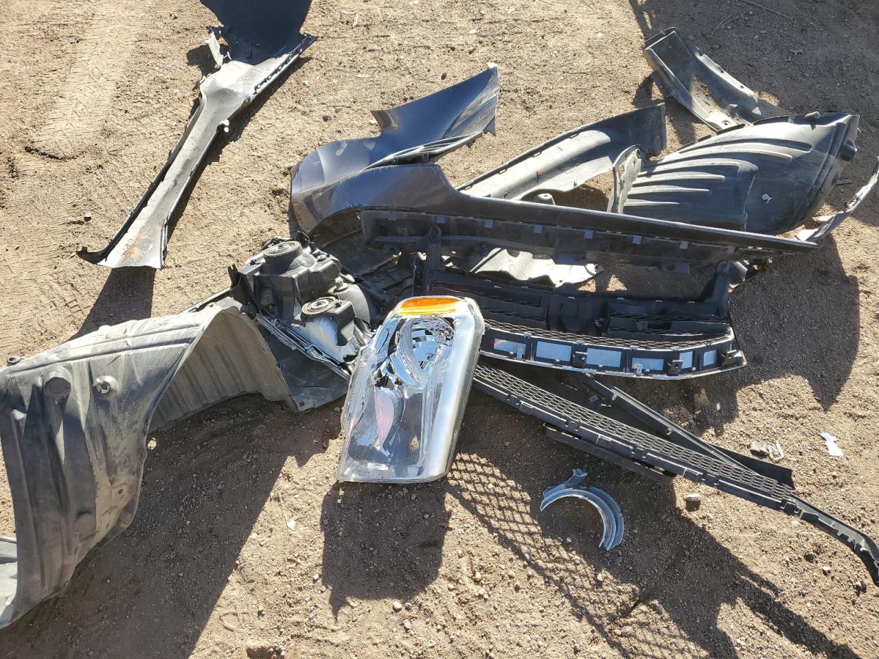 2015 Honda Pilot VIN 5FNYF4H38FB017968 Copart auction photo, front end / side damage thumbnail 15