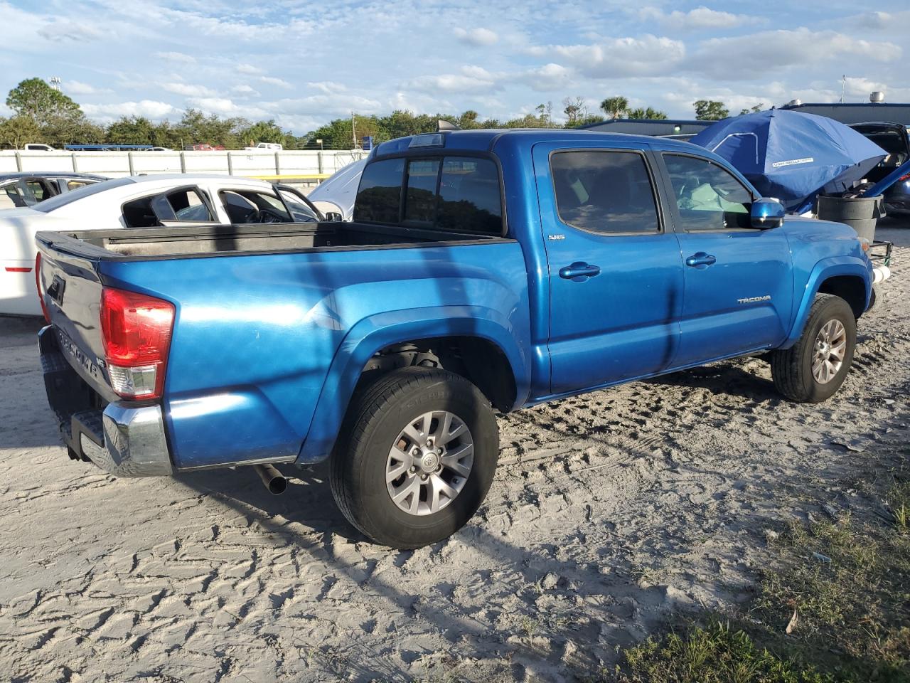 2017 Toyota Tacoma VIN 3TMAZ5CN6HM051364 Copart auction photo, water/flood damage thumbnail 3