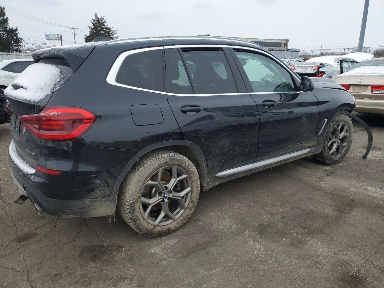 2021 BMW X3 VIN 5UXTY5C08M9E69094 Copart auction photo, front end damage thumbnail 3