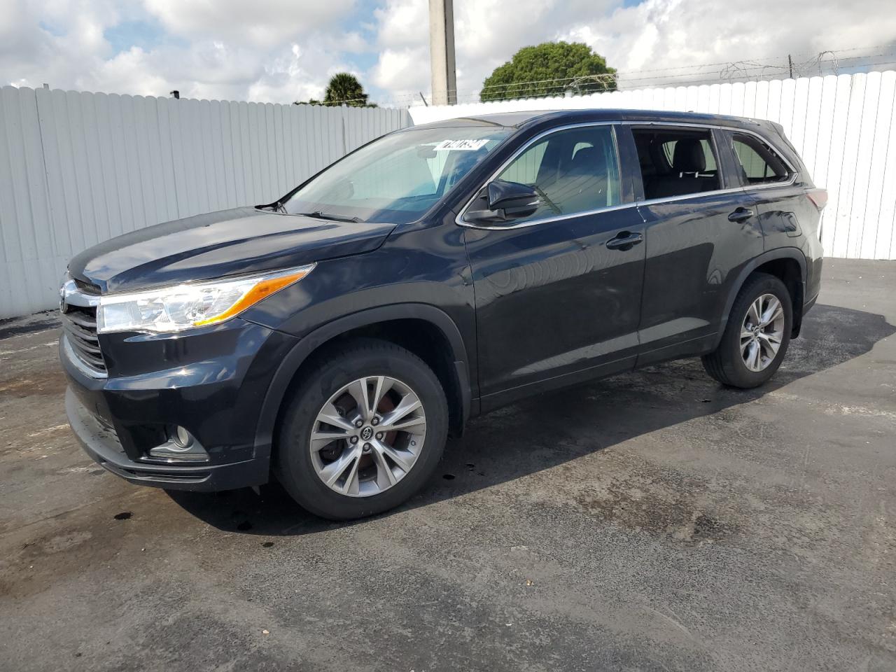 2016 Toyota Highlander VIN 5TDBKRFH9GS353302