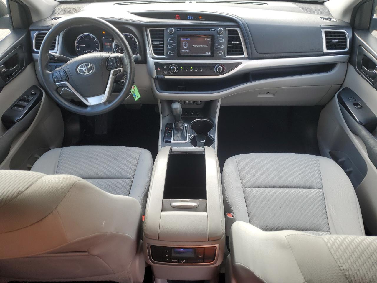 2018 Toyota Highlander VIN 5TDBZRFH6JS821036 Copart auction photo, front end / minor dent/scratches damage thumbnail 8