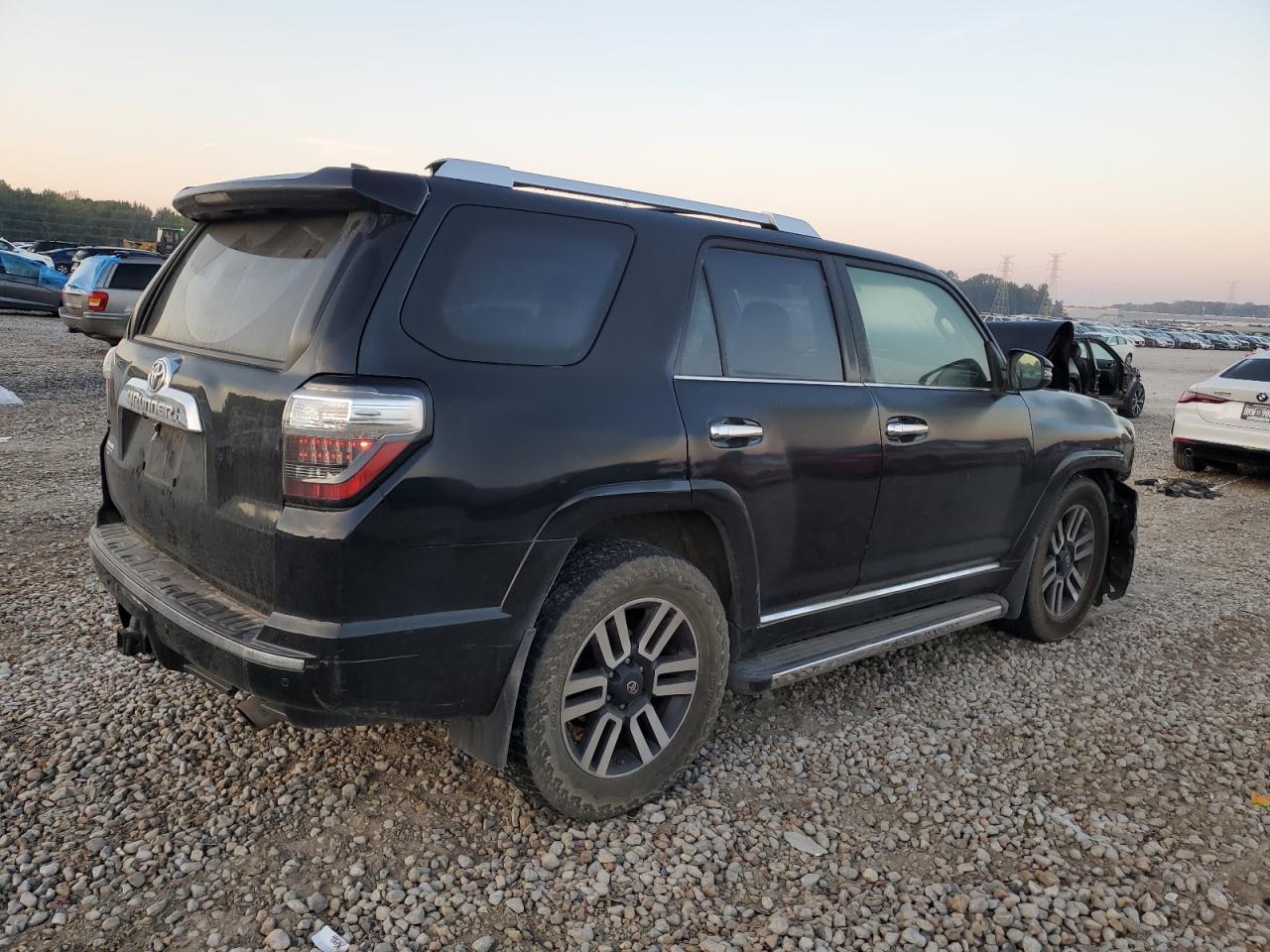 2016 Toyota 4Runner VIN JTEZU5JRXG5120662 Copart auction photo, front end damage thumbnail 3