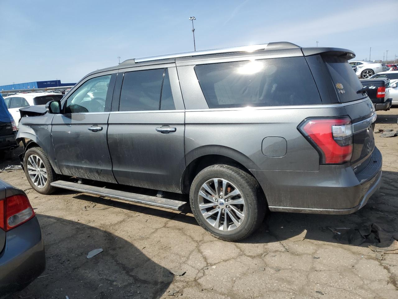 2018 Ford Expedition VIN 1FMJK2AT4JEA66313 Copart auction photo, front end damage thumbnail 2