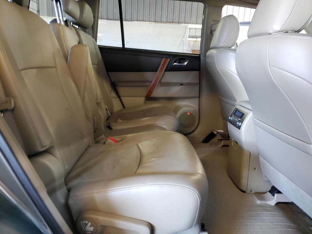 2010 Toyota Highlander VIN 5TDDK3EHXAS005135 Copart auction photo, all over damage thumbnail 12