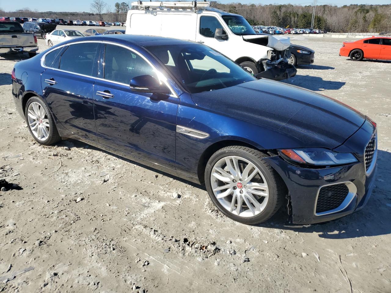 2022 Jaguar XF VIN SAJBG4FX5NCY91393 Copart auction photo, side / front end damage thumbnail 4